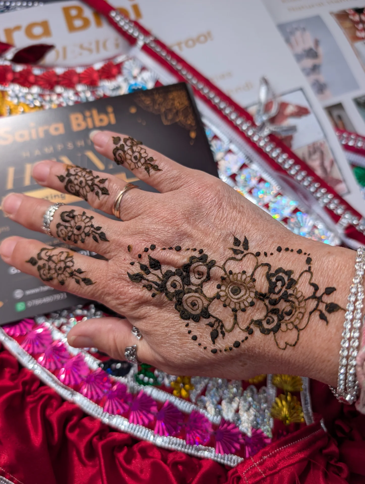 Mehndi design by Bibi Saira, Hampshire henna artist