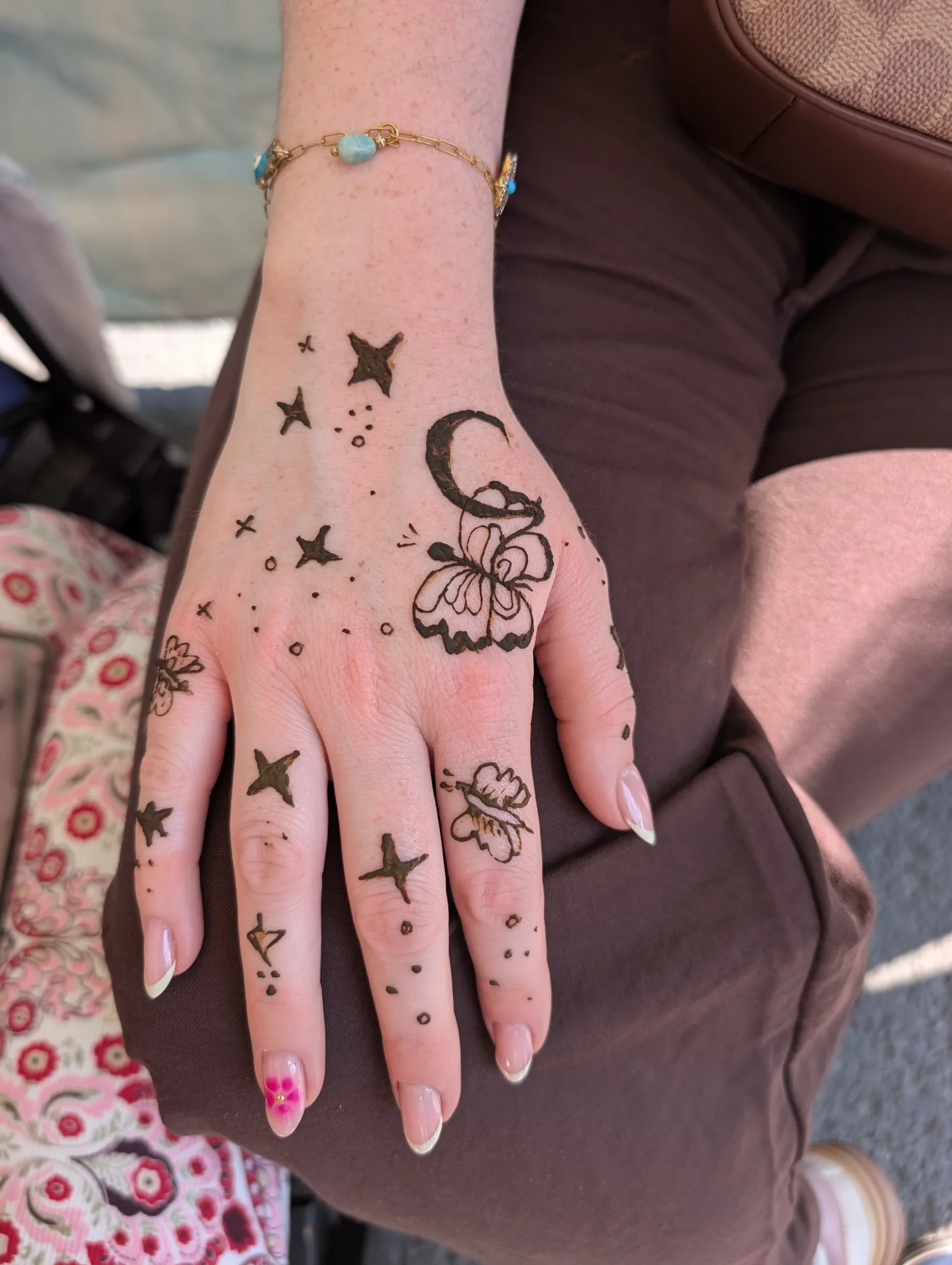 Mehndi design by Bibi Saira Hampshire henna artist