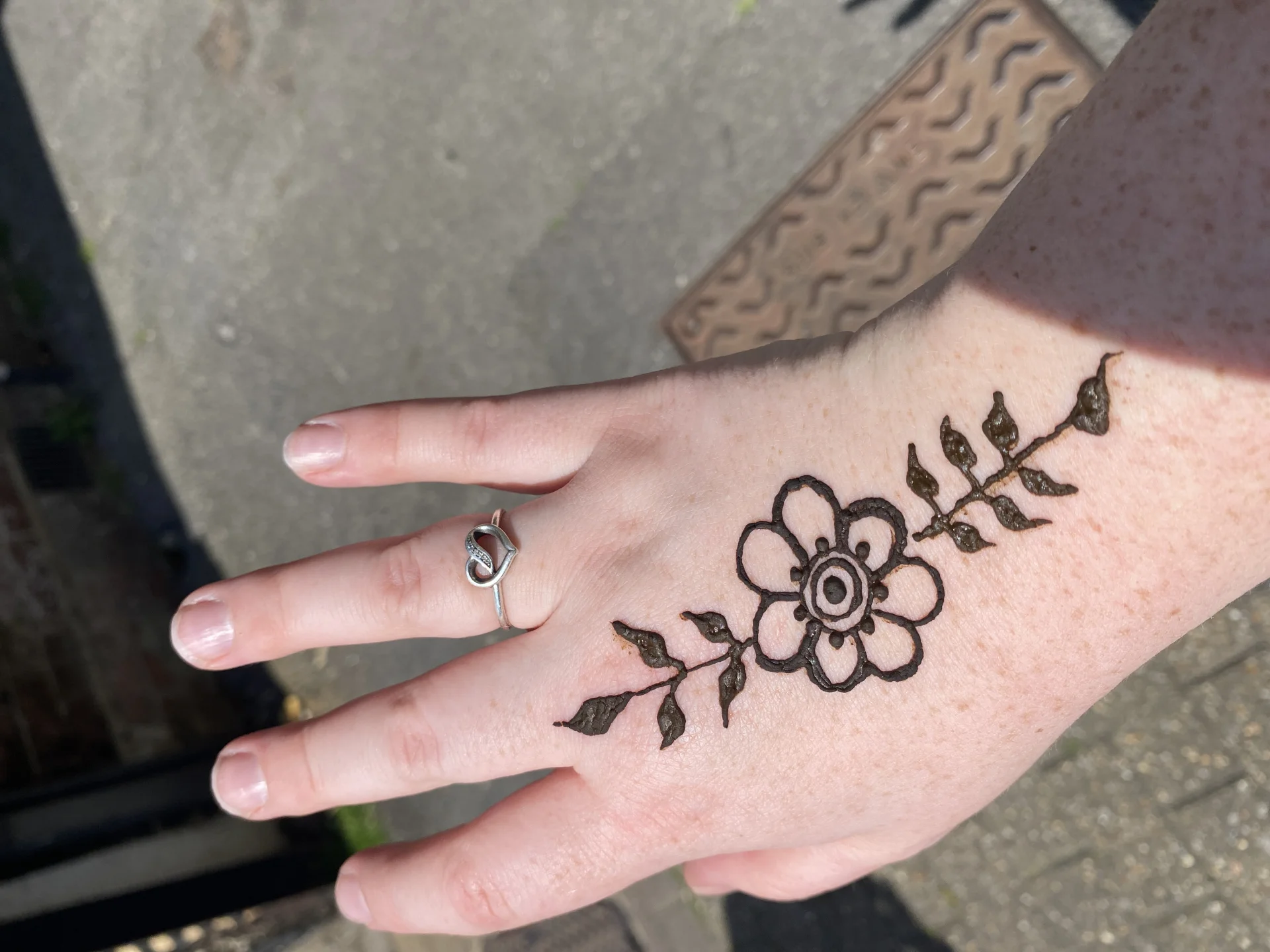 Mehndi design by Bibi Saira, Hampshire henna artist